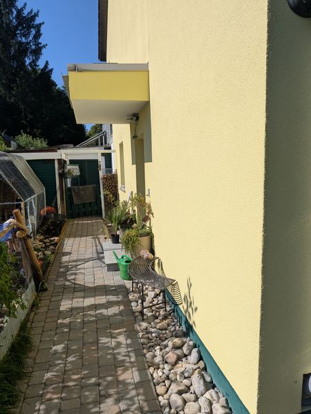 Moderne 3-Zimmer-DG-Wohnung zentral in Baldham